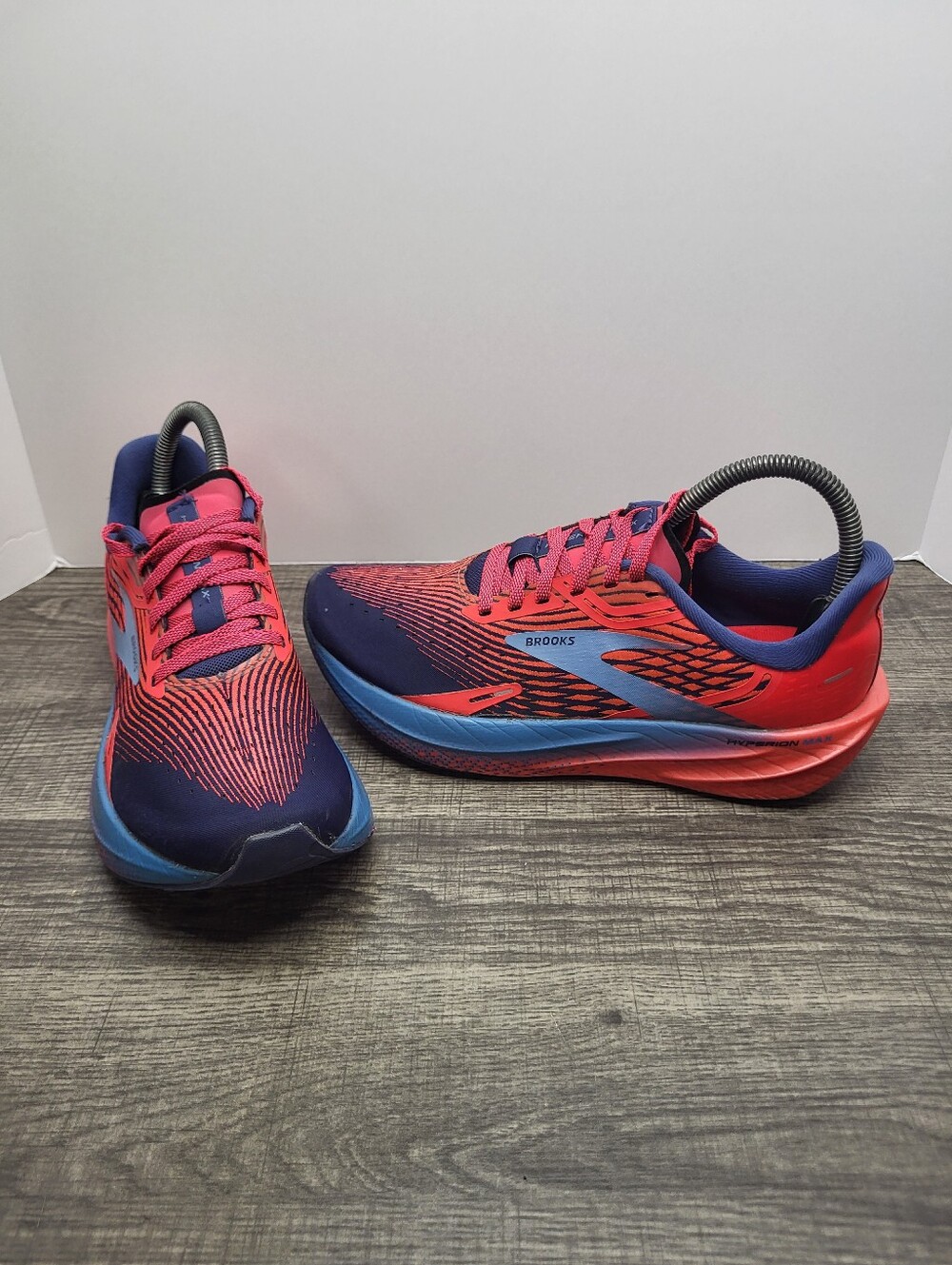 Brooks Hyperion Max Womens Size 7.5 Red Blue Athletic Running Shoes Sneakers